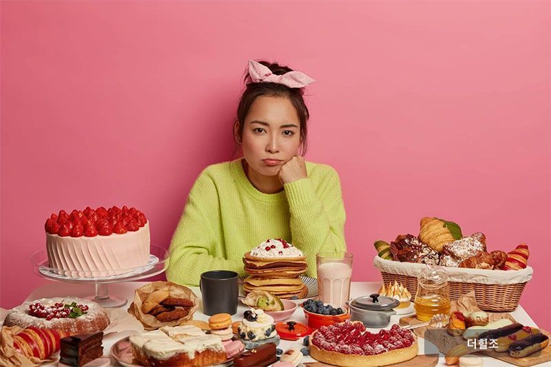 외로움을 느낄수록 열량은 높지만\u001d 영양가가 낮은 식품을 많이 찾\u001d는다는 연구 결과가 발표됐다.